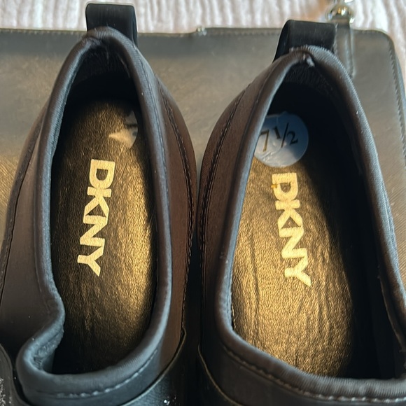 Donna Karan women’s size 7 1/2 black nylon ish comfy wedge sneakers/ tennis. - Picture 6 of 7